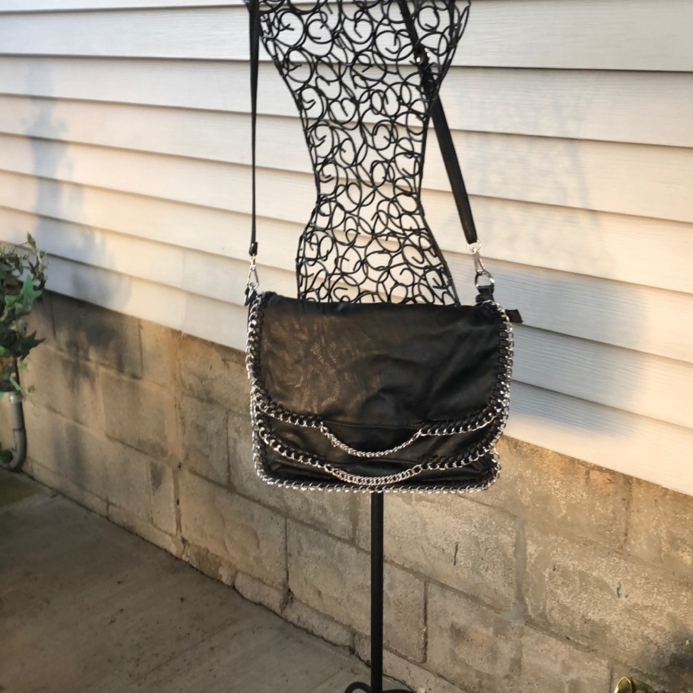 Cross body chain bag